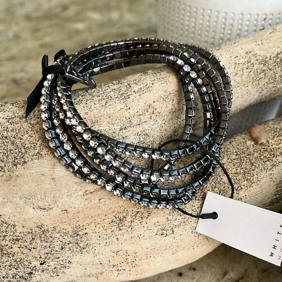 Set of 5 pull on layering bracelets. - Picture 2 of 5